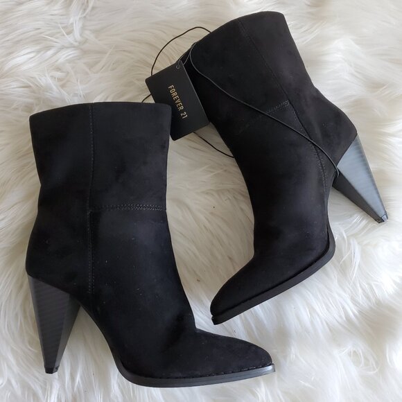 Forever 21 Black Suede Heeled Pull On Ankle Boots SZ 6 - Picture 1 of 12